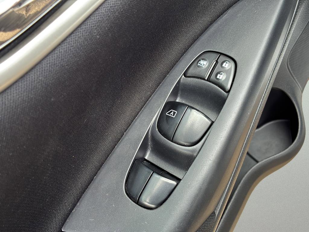 Used 2014 Nissan Sentra S FWD image 20