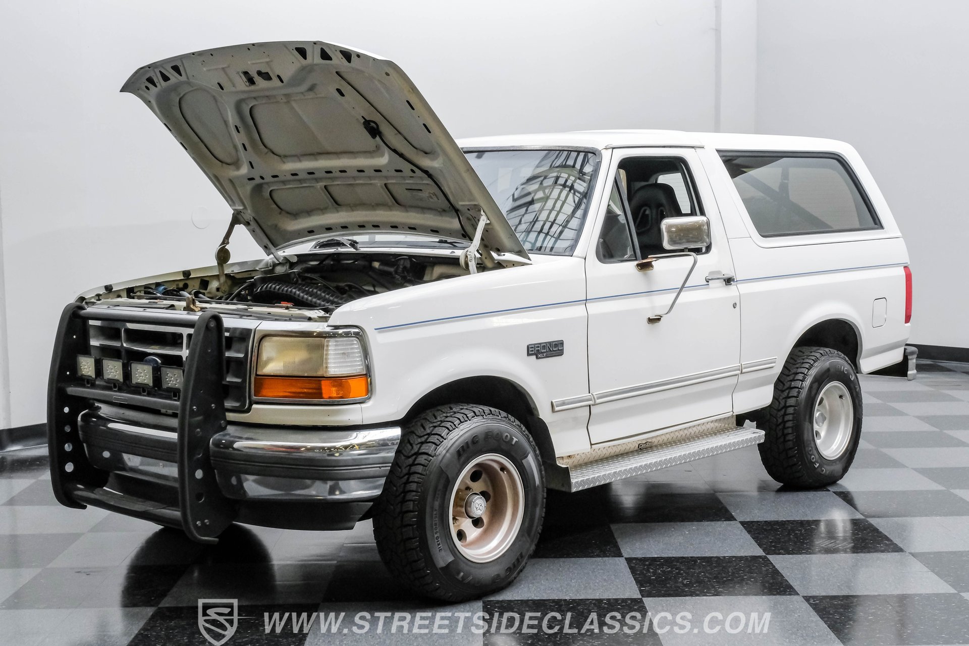 Used 1994 Ford Bronco XLT image 34