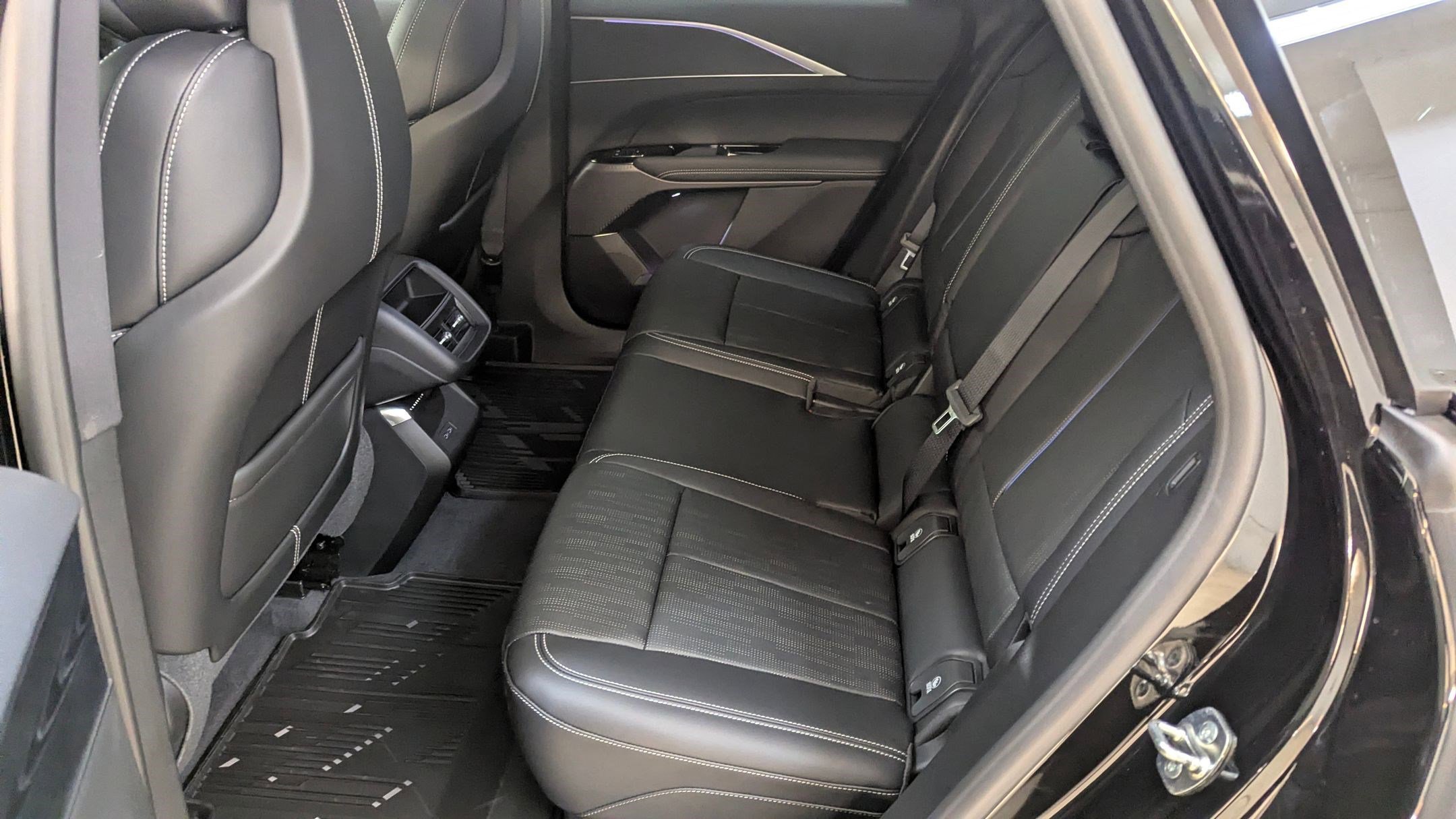 New 2026 Cadillac Lyriq Sport image 14