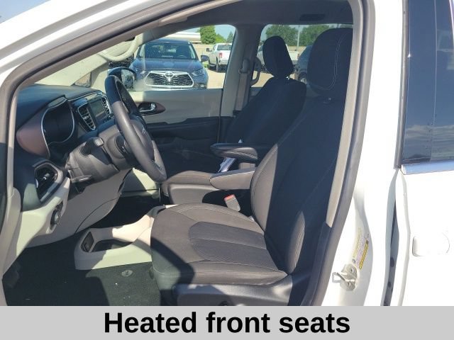 Used 2023 Chrysler Voyager LX FWD image 15