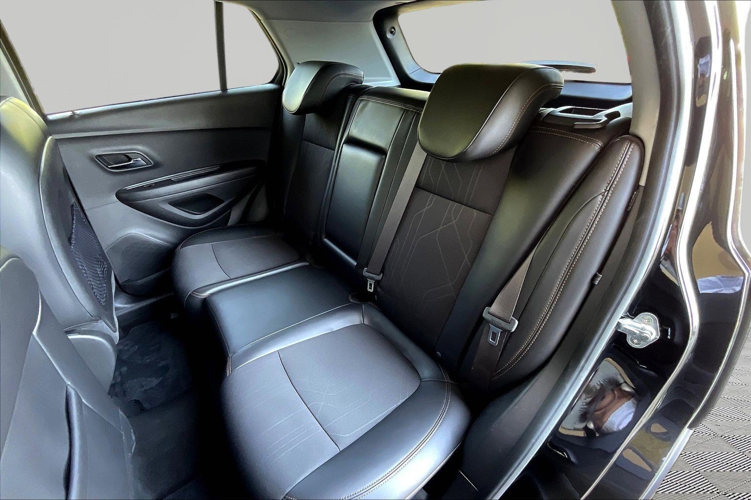 Used 2019 Chevrolet Trax LT w/ LT Convenience Package FWD image 21