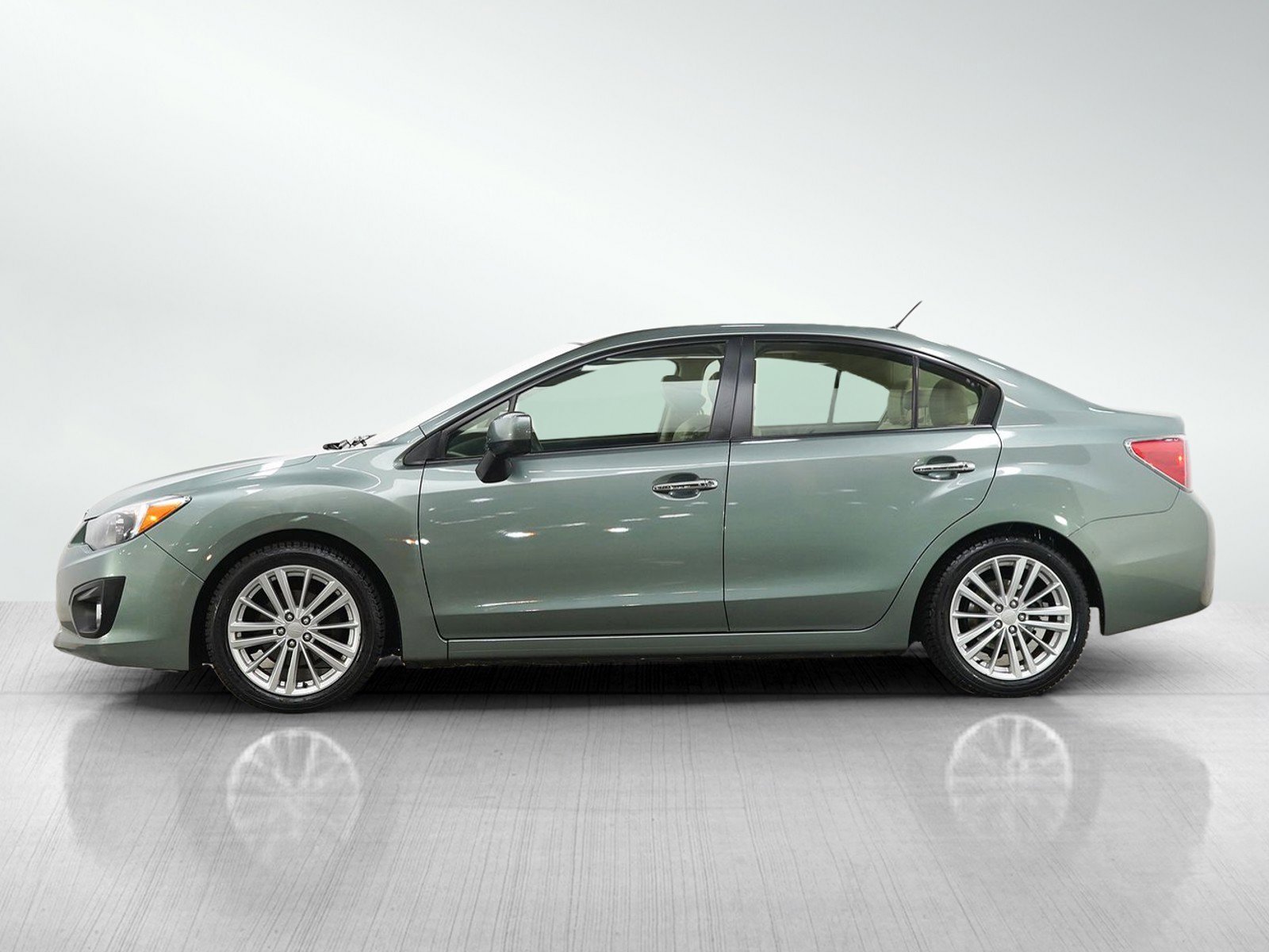 Used 2014 Subaru Impreza 2.0i Limited AWD/4WD image 2