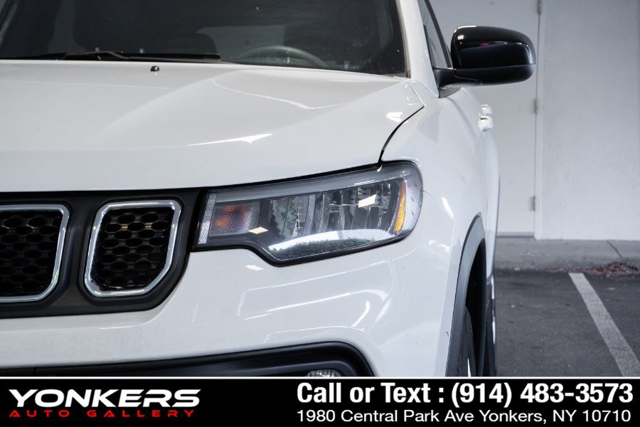 Used 2023 Jeep Compass Latitude w/ Sun and Sound Group AWD/4WD image 43