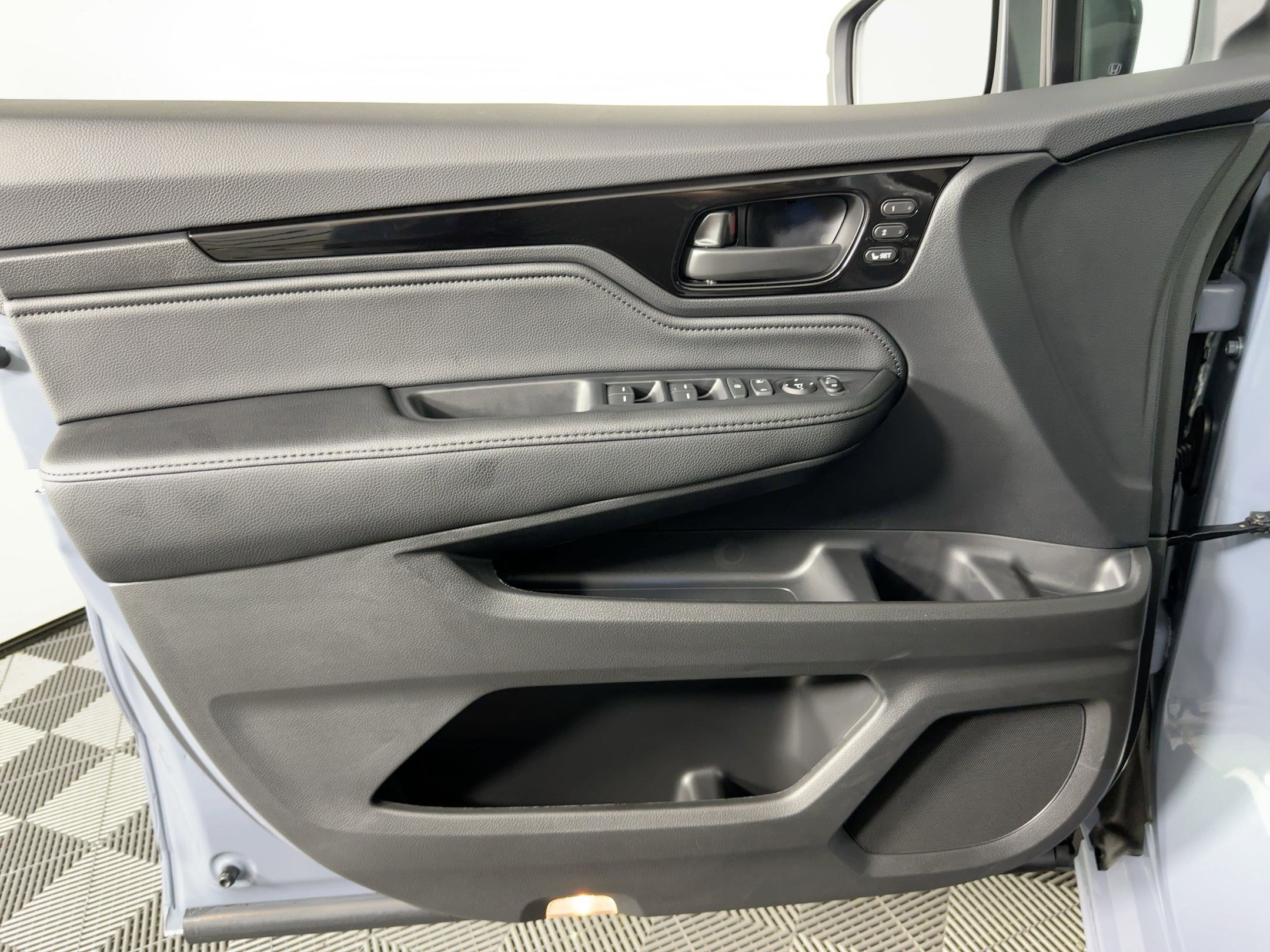 New 2026 Honda Odyssey Touring image 12