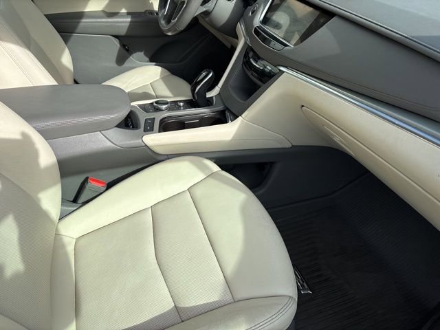 Used 2020 Cadillac XT5 Premium Luxury w/ LPO, Floor Liner Package image 41