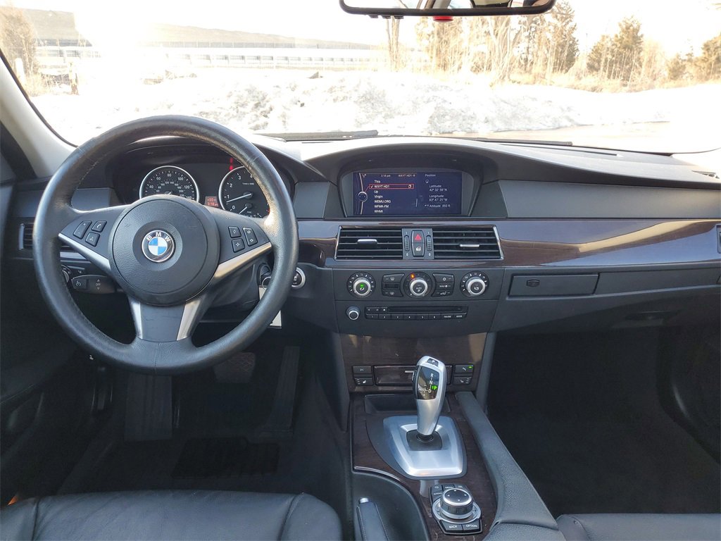Used 2010 BMW 535i xDrive Wagon image 16