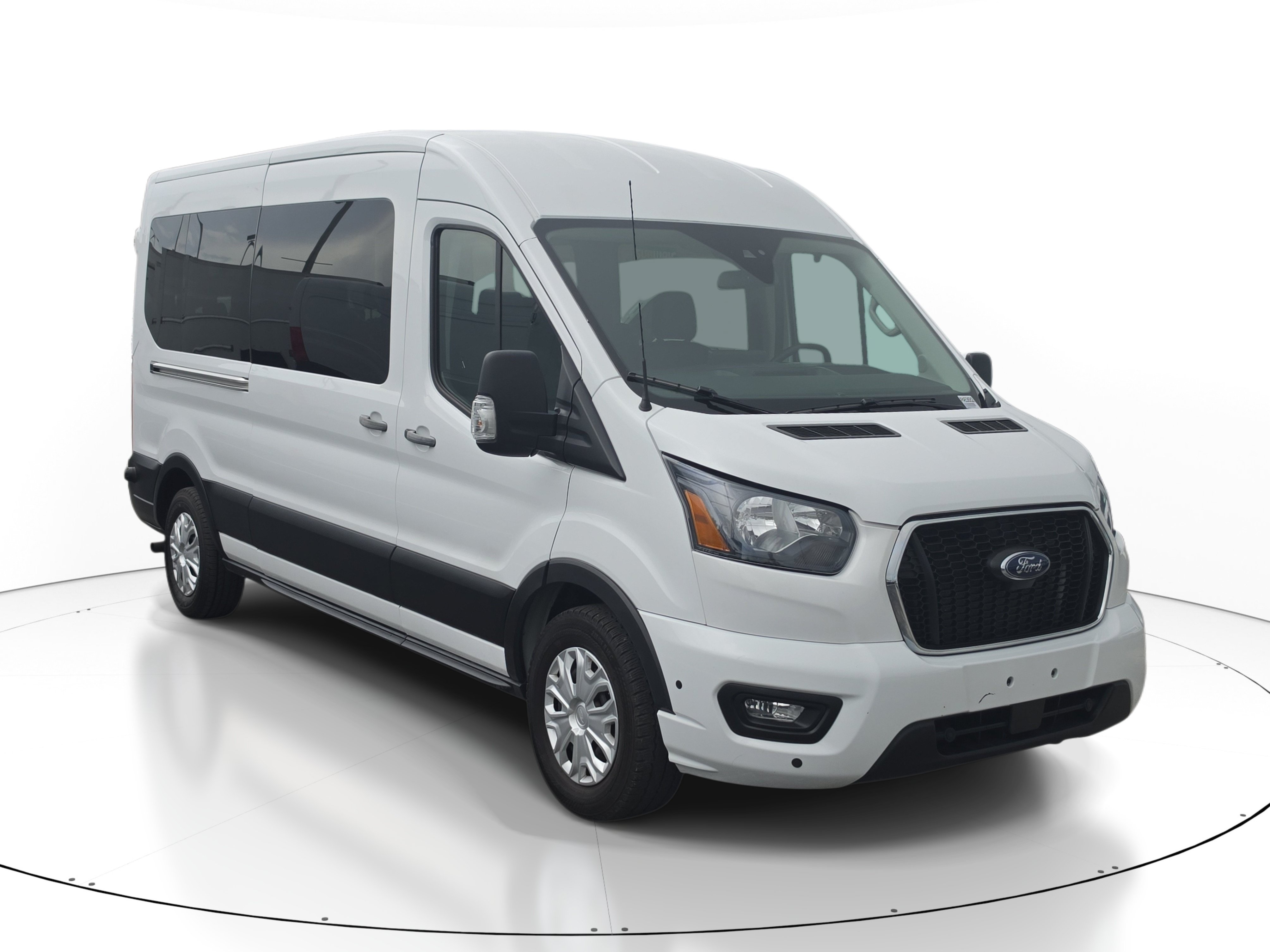 Used 2024 Ford Transit 350 XLT RWD image 1