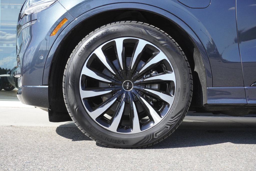 Used 2020 Lincoln Aviator Black Label Grand Touring w/ Class IV Trailer Tow Package AWD/4WD image 32