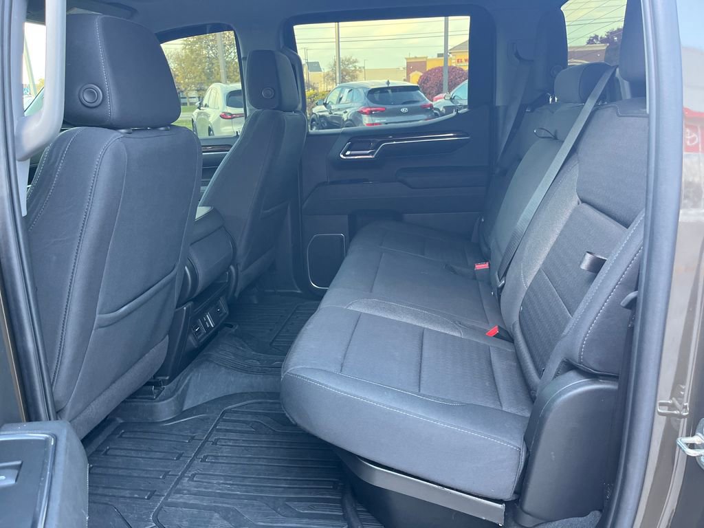 Used 2023 GMC Sierra 1500 Elevation image 25