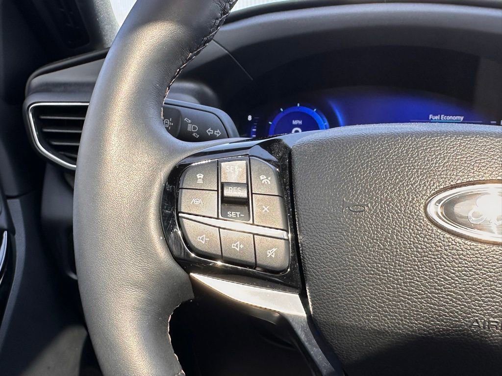 Certified 2023 Ford Explorer Platinum w/ Technology Package image 31