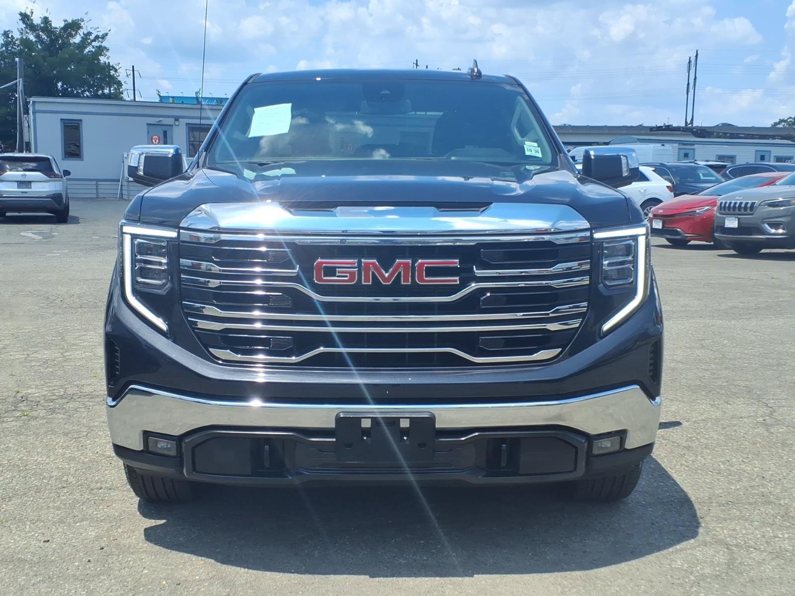 Used 2026 GMC Sierra 1500 SLT AWD/4WD image 2