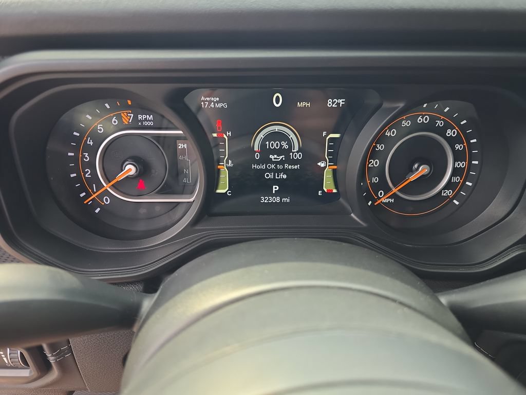 Used 2025 Jeep Gladiator Rubicon w/ Safety Group AWD/4WD image 17