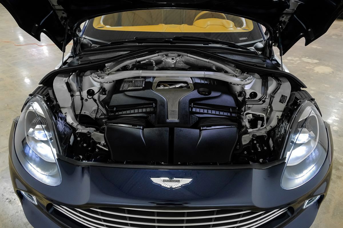 Used 2021 Aston Martin DBX AWD/4WD image 45