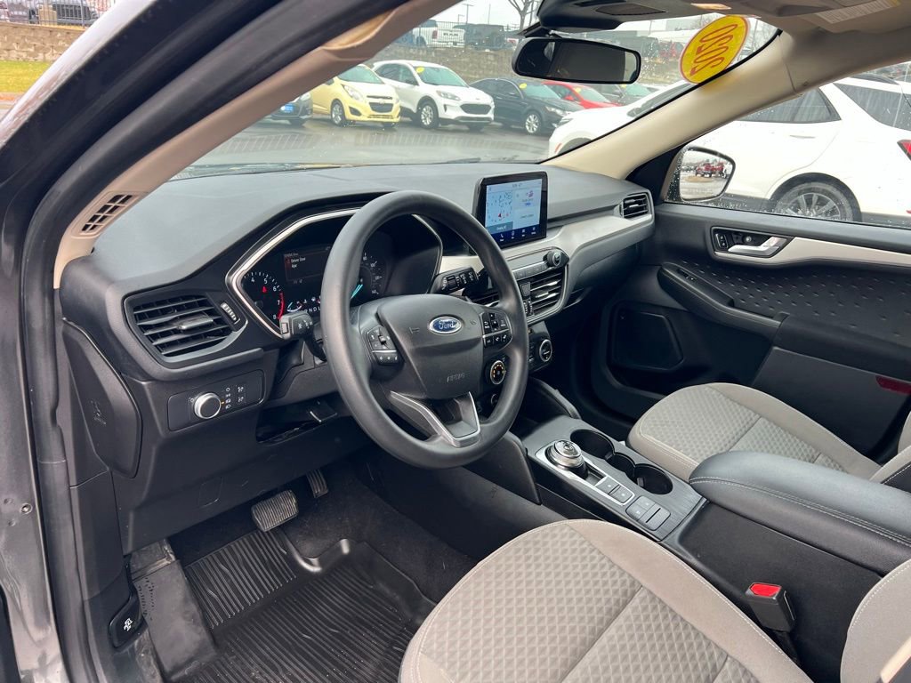 Used 2020 Ford Escape SE image 14