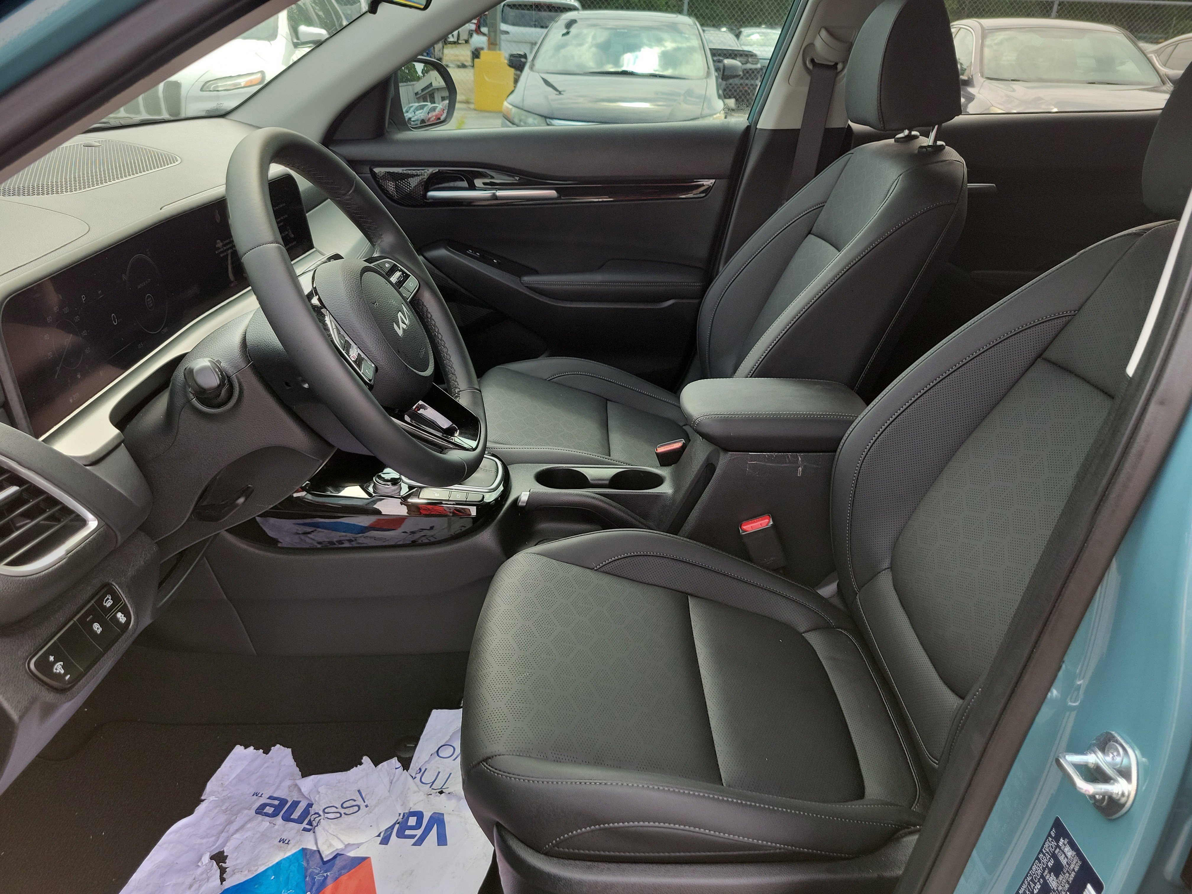 Used 2025 Kia Seltos EX AWD/4WD image 17