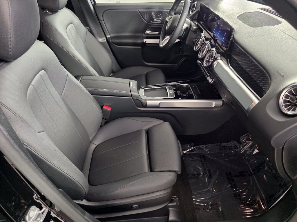 Certified 2025 Mercedes-Benz GLB 250 image 28