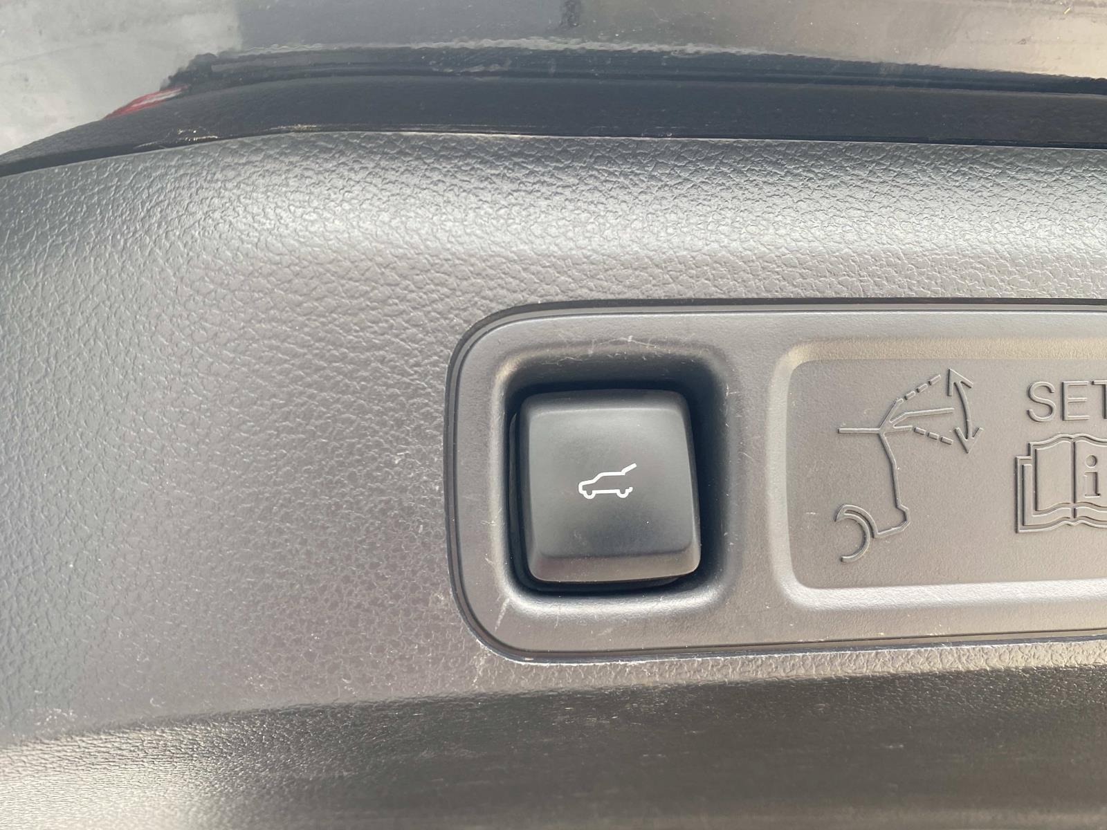 Used 2023 Ford Expedition XLT AWD/4WD image 8