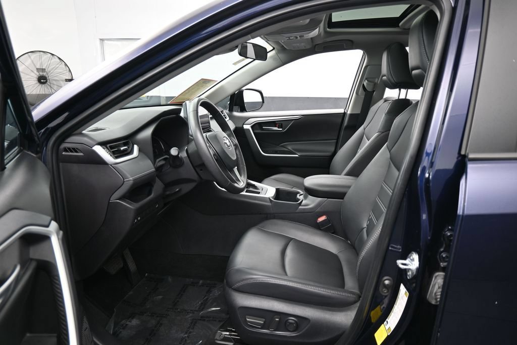 Used 2025 Toyota RAV4 XLE Premium FWD image 10