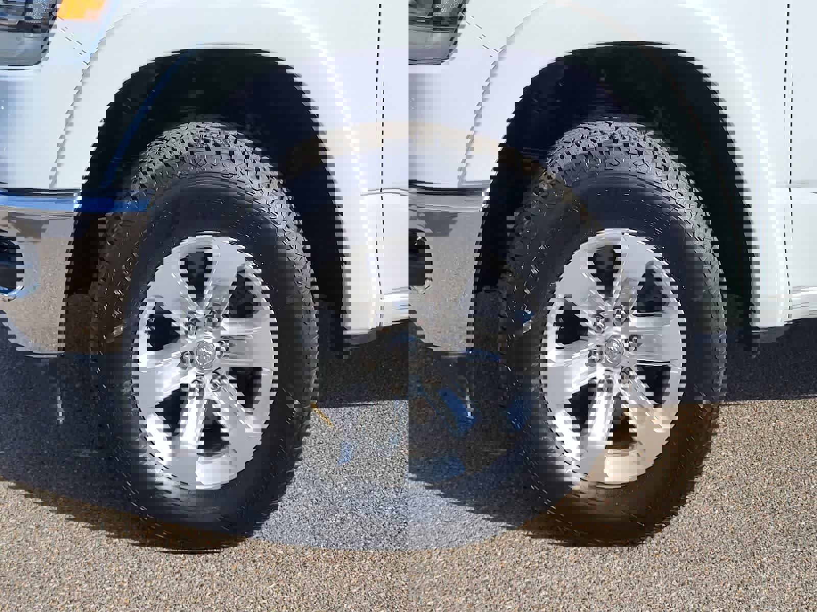 Used 2020 RAM 1500 Laramie w/ Off Road Group image 9