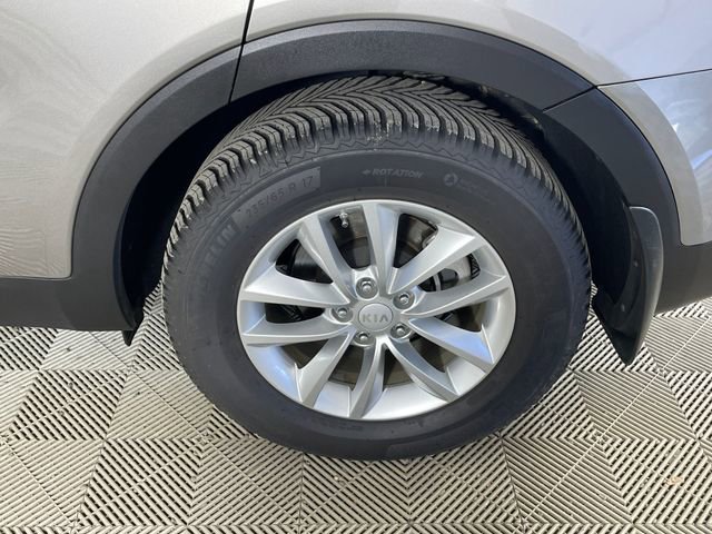 Used 2017 Kia Sorento LX w/ LX Convenience Package AWD/4WD image 19