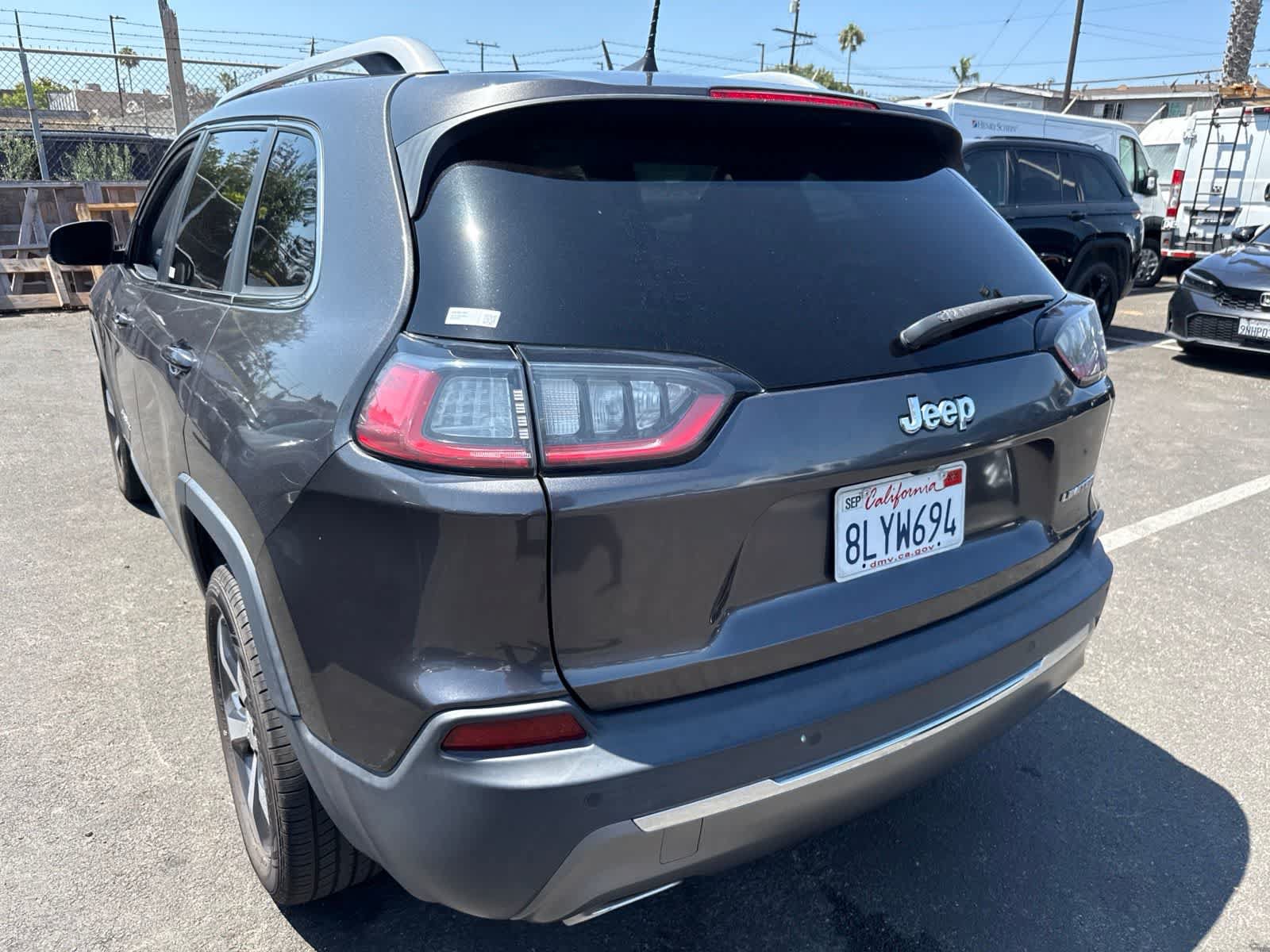 Used 2019 Jeep Cherokee Limited FWD image 16