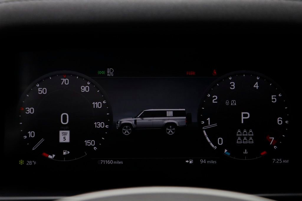 Used 2023 Land Rover Defender 130 SE image 8