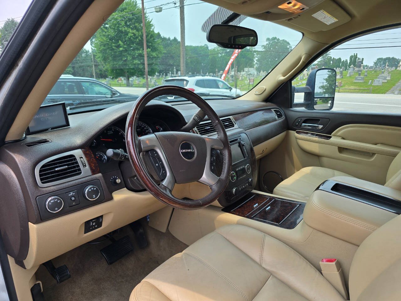 Used 2011 GMC Sierra 3500 Denali AWD/4WD image 13