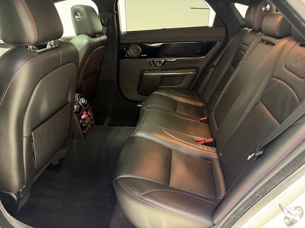 Used 2016 Jaguar XJ RWD image 32