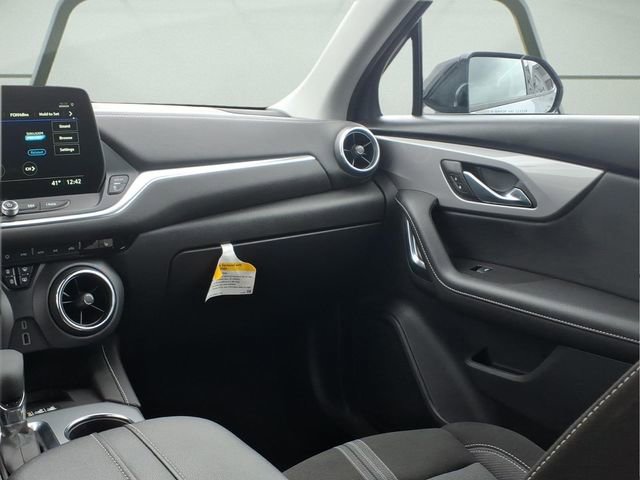 Certified 2025 Chevrolet Blazer LT w/ Convenience Package image 12