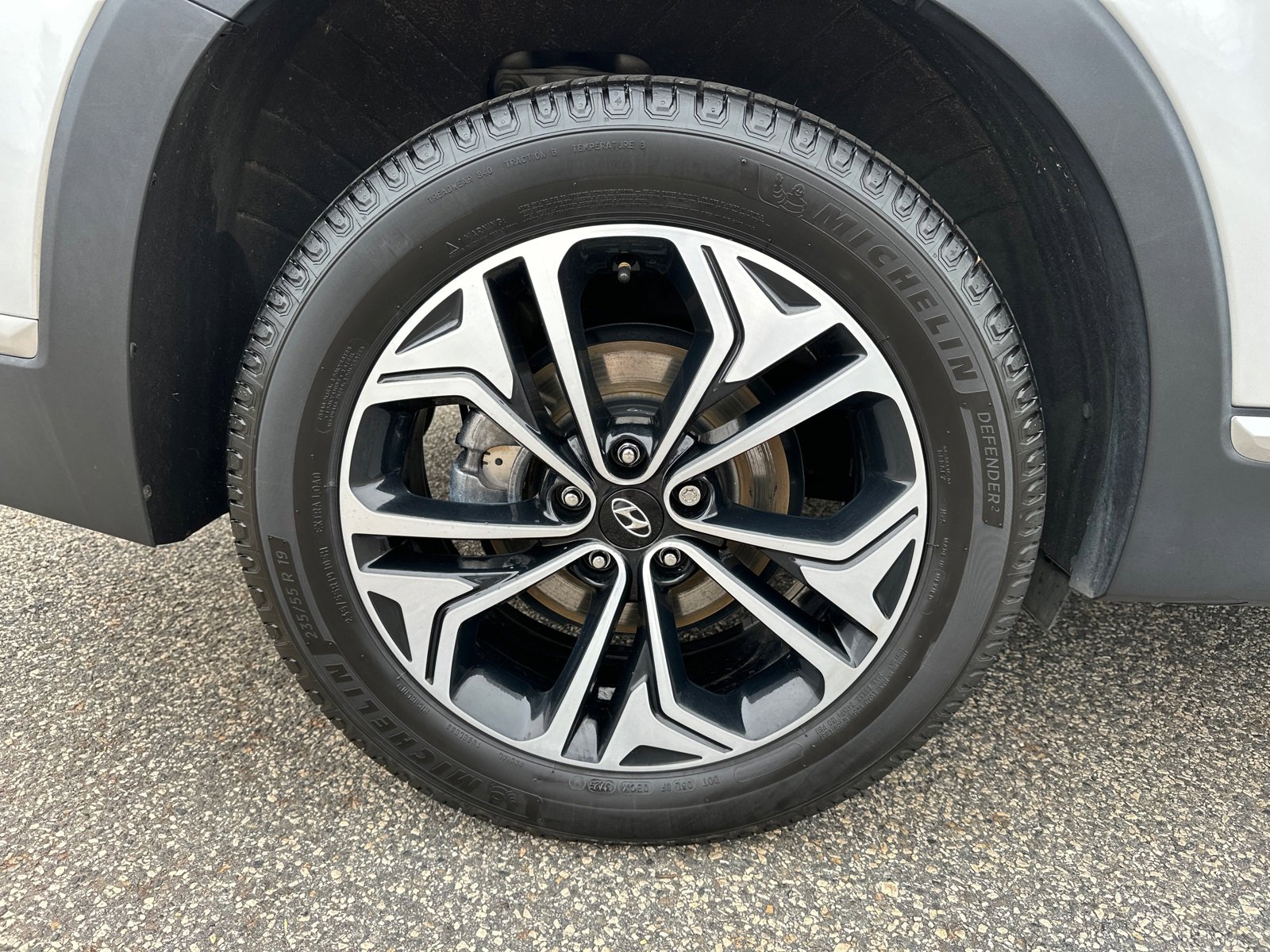 Used 2019 Hyundai Santa Fe Limited image 17
