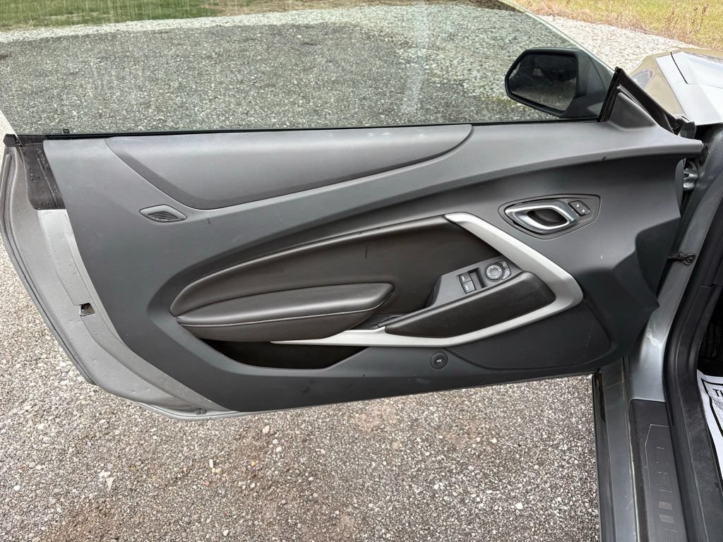 Used 2023 Chevrolet Camaro LT RWD image 9