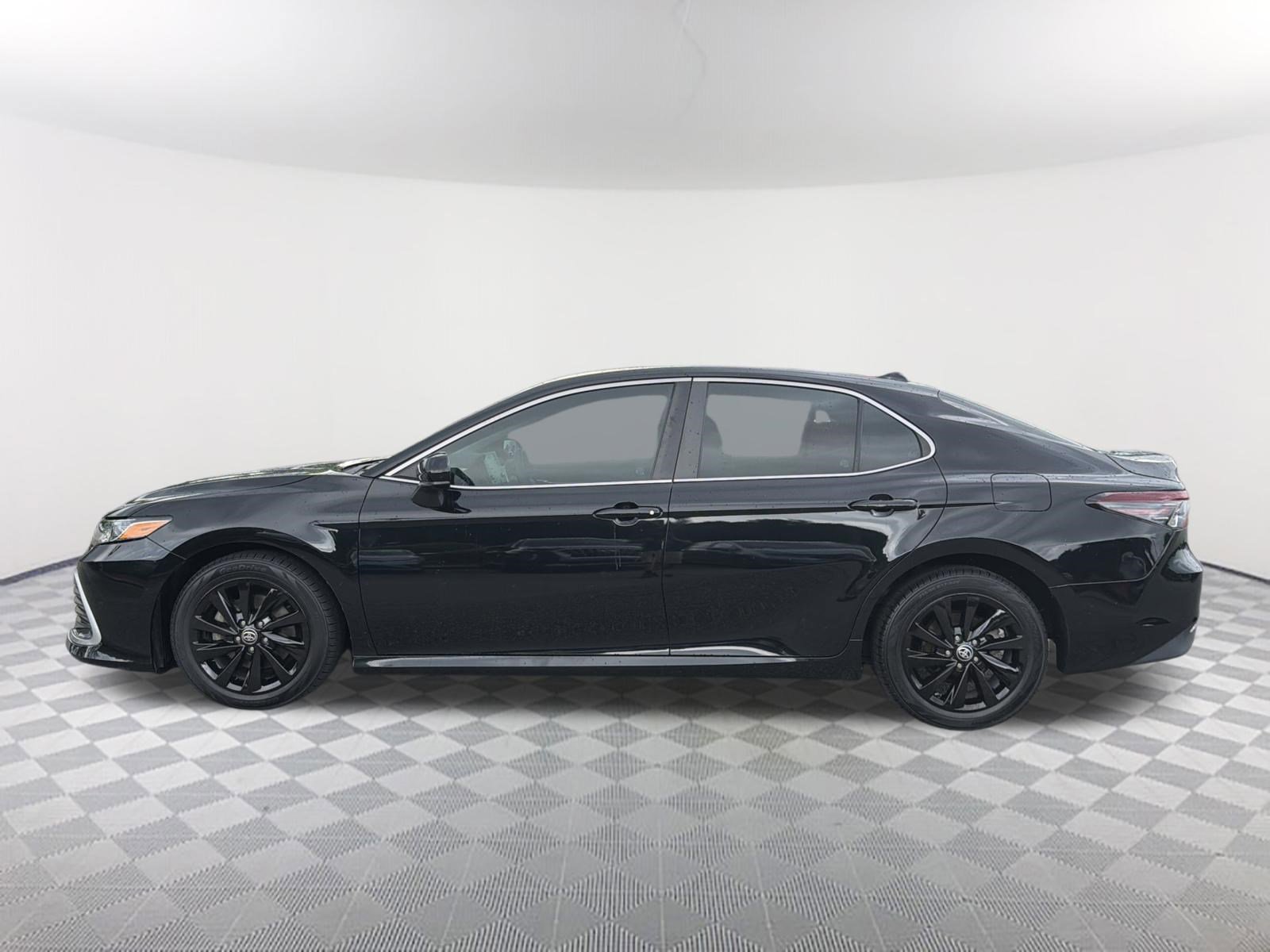 Used 2023 Toyota Camry LE FWD image 14
