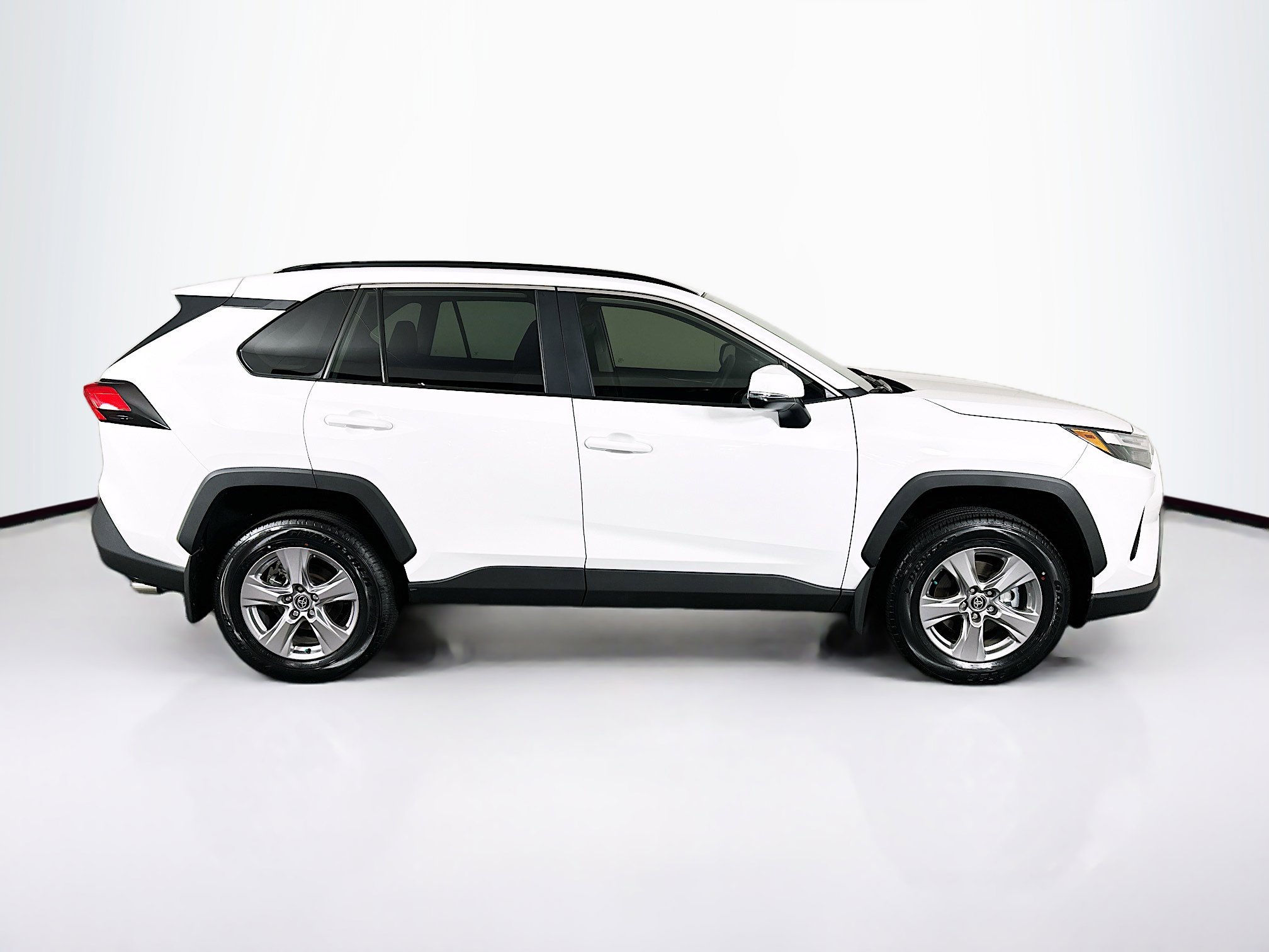 Used 2025 Toyota RAV4 XLE w/ Convenience Package FWD image 10