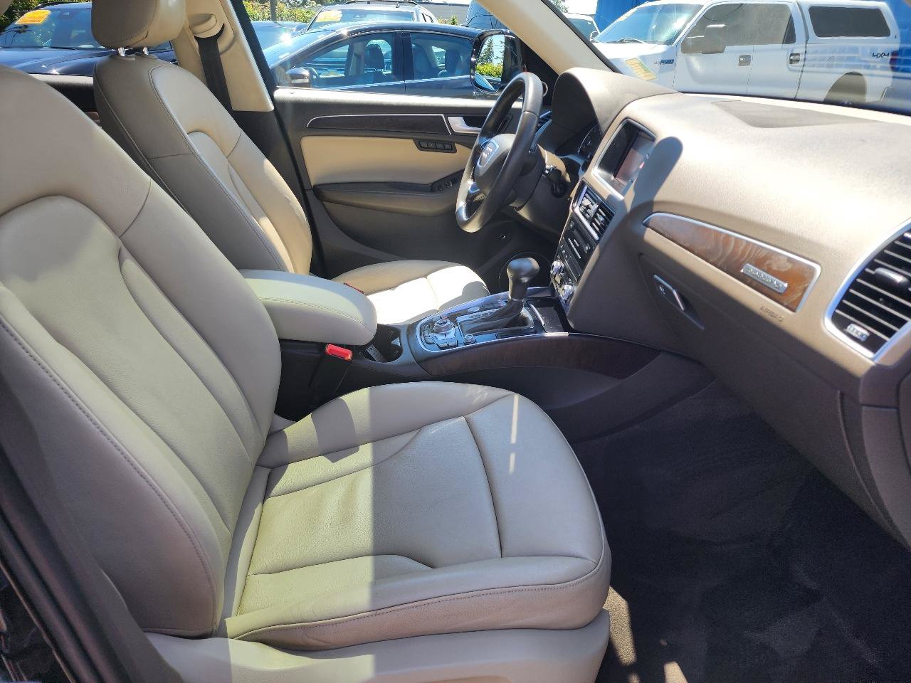 Used 2017 Audi Q5 2.0T Premium Plus w/ Technology Package AWD/4WD image 30