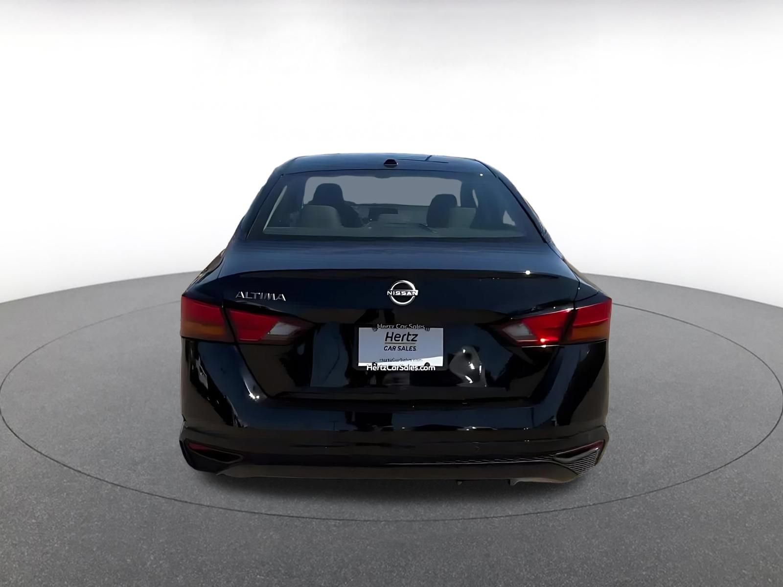 Used 2025 Nissan Altima 2.5 SV FWD image 12