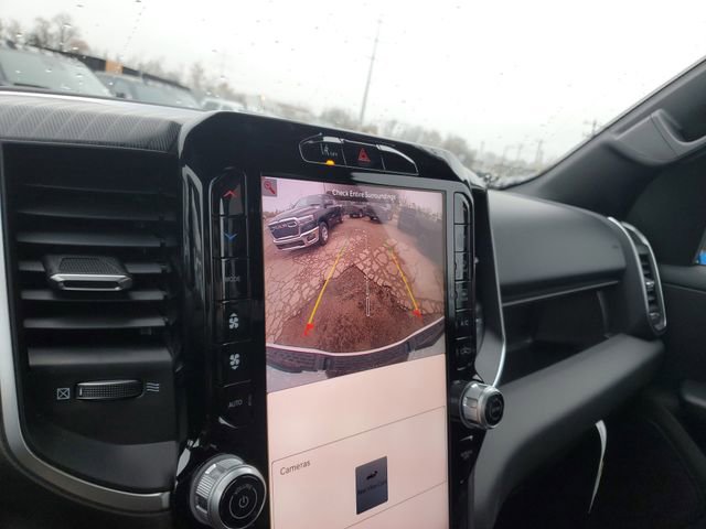 New 2026 RAM 1500 4x4 Crew Cab image 12
