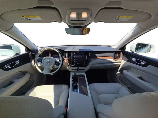 Used 2022 Volvo XC60 B5 Momentum AWD/4WD image 12