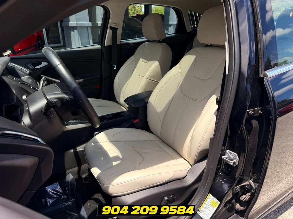 Used 2017 Ford Focus Titanium FWD image 22