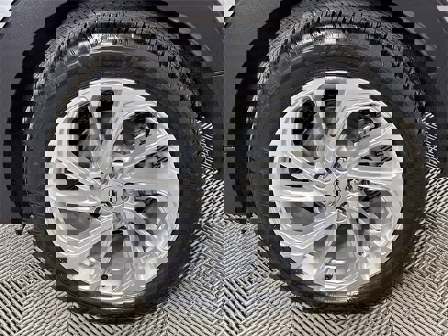 New 2027 Chevrolet Bolt LT w/ Comfort Package image 32