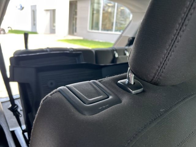 Used 2023 Ford Explorer XLT AWD/4WD image 12