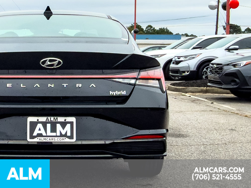 Used 2022 Hyundai Elantra Limited FWD image 14