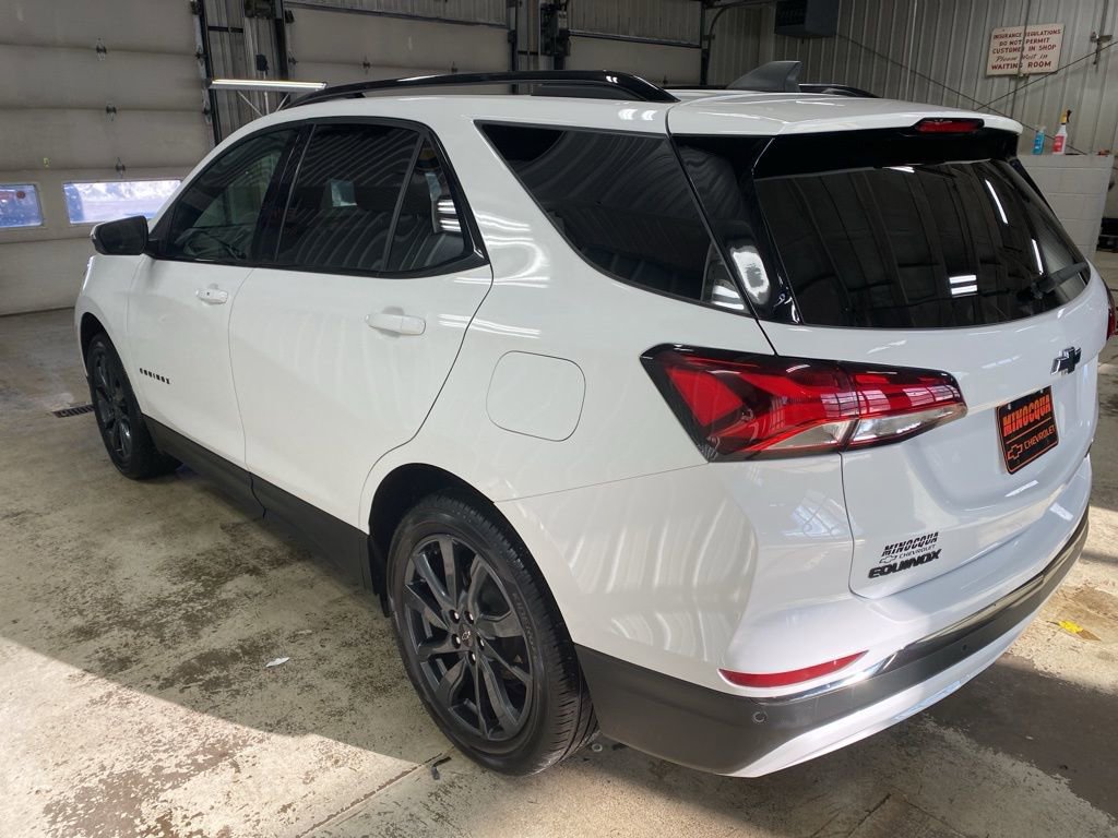 Used 2023 Chevrolet Equinox RS w/ RS Leather Package image 6