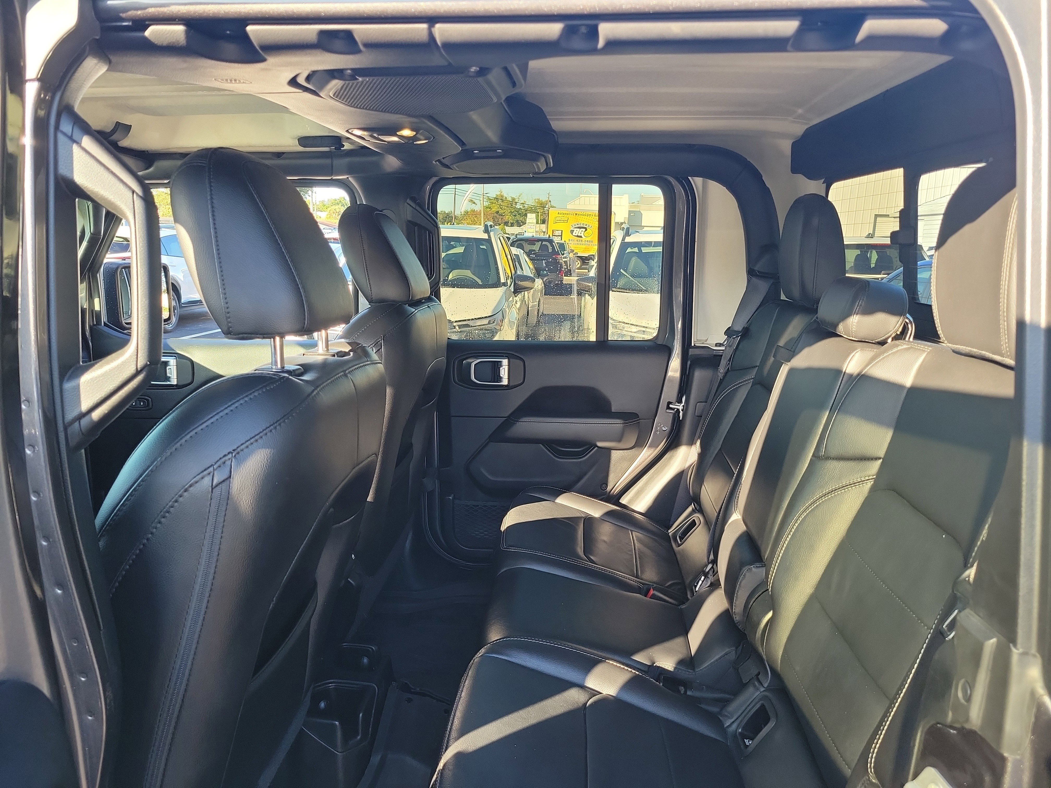 Used 2020 Jeep Gladiator Overland image 13