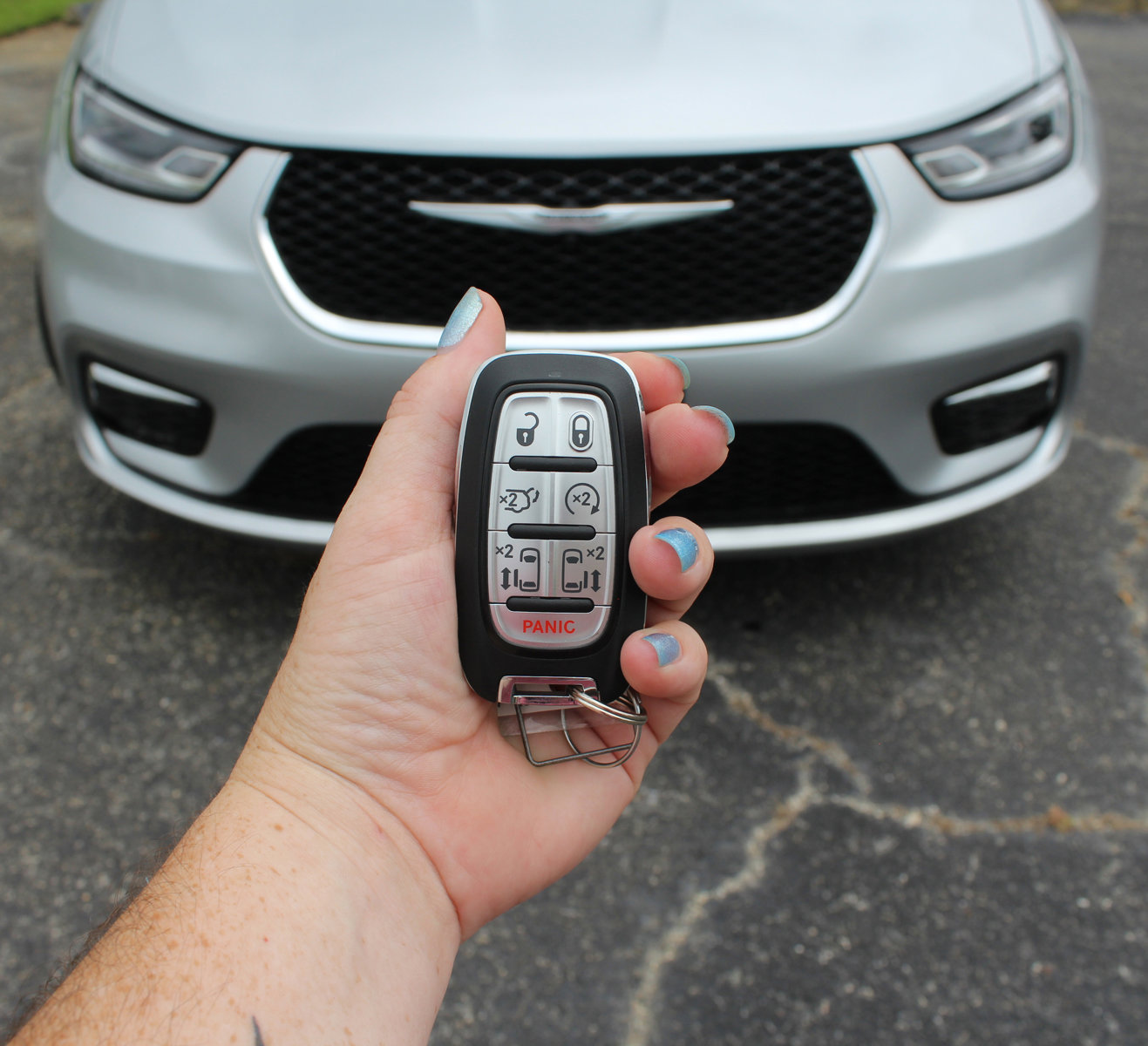 Used 2024 Chrysler Pacifica Select image 65