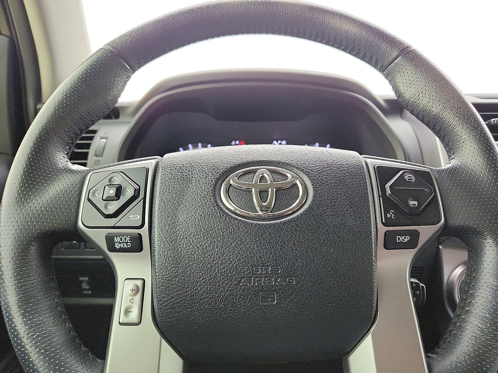 Used 2018 Toyota 4Runner Limited AWD/4WD image 19