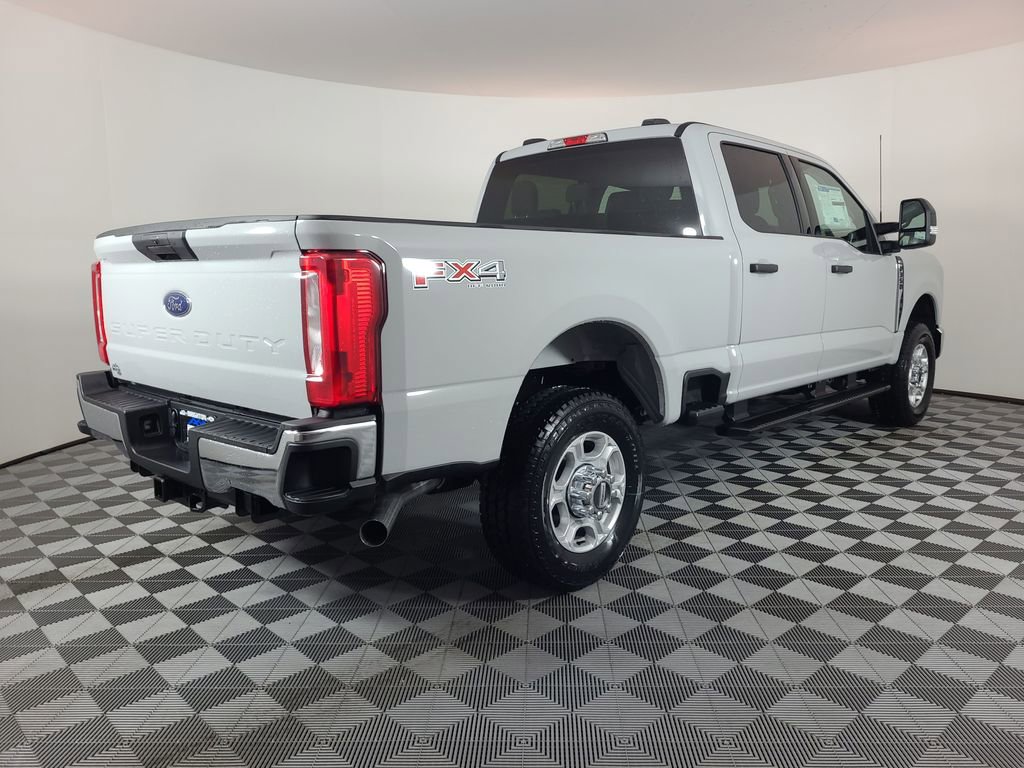 New 2026 Ford F350 XLT w/ FX4 Off-Road Package image 3