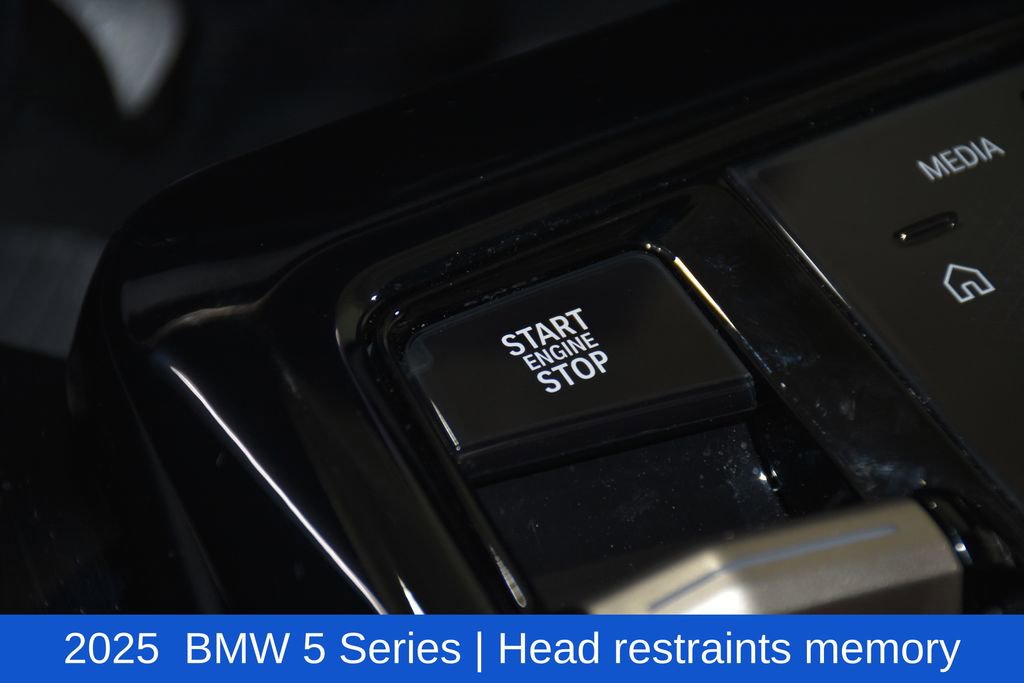 Used 2025 BMW 530i xDrive w/ Premium Package image 14