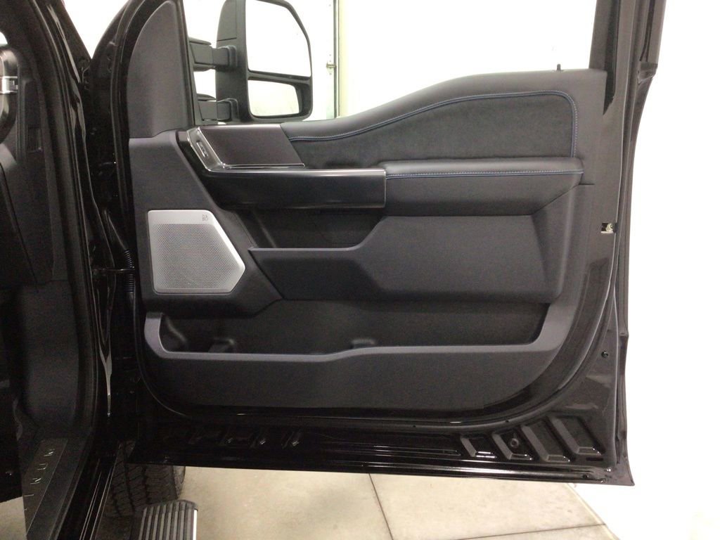 New 2026 Ford F250 Platinum image 37