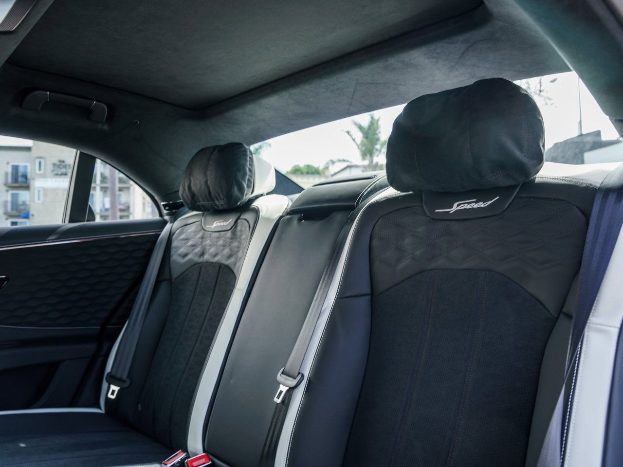 Used 2025 Bentley Flying Spur Plug-In Hybrid image 14