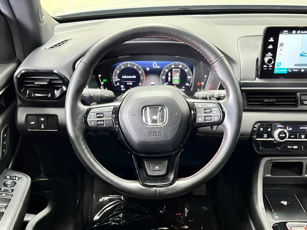 Used 2025 Honda Pilot Black Edition image 26